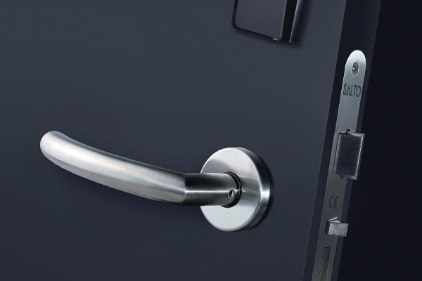 Tay khóa cửa thông minh TPHCM: Hướng dẫn chọn mua và lắp đặt chi tiết